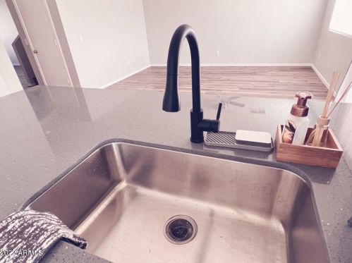 5825 31st Dr, Phoenix AZ  85041-4304 exterior