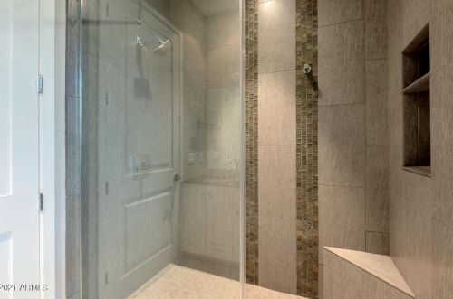 2 Biltmore Est, Phoenix AZ  85016-2853 exterior