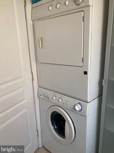 908 Clinton St, Philadelphia PA  19107-6108 exterior