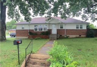 909 2nd Ave, Fayetteville, TN 37334-2268