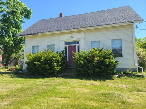 34 Jefferson St, Waldoboro, ME 04572-6007