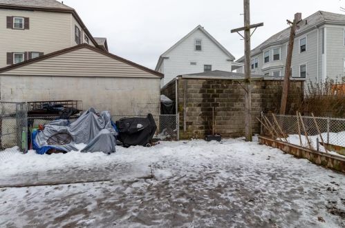 285 Earle St, New Bedford MA 02746-1814 exterior