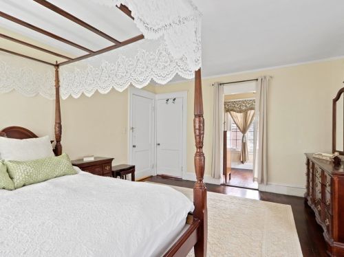 29 Furber Ln, Newton MA 02459-1503 exterior