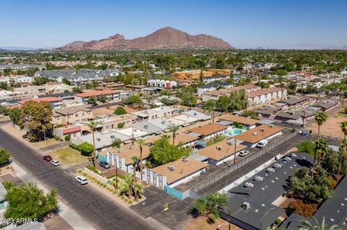 3025 38 St, Phoenix AZ 85018-4114 exterior