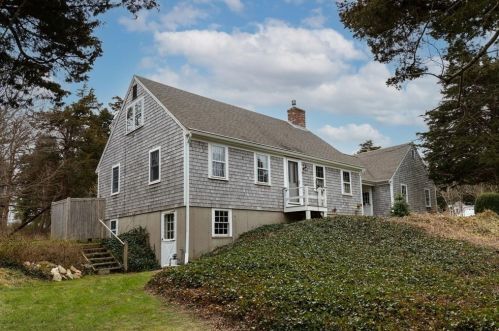 375 Mary Chase Rd, Eastham, MA 02642-2512