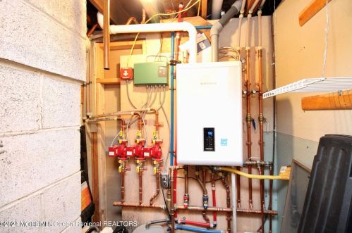 1062 Lakehurst Ave, Jackson Twp NJ 08527-5250 exterior