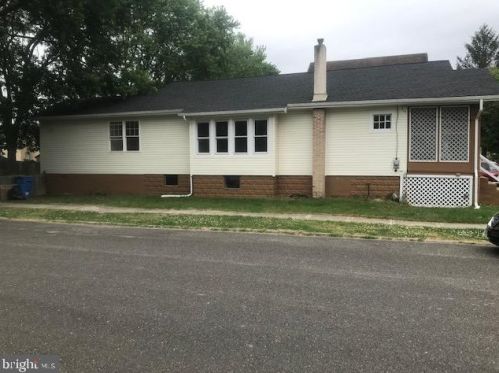 239 Chestnut St, West Deptford, NJ 08093-1307