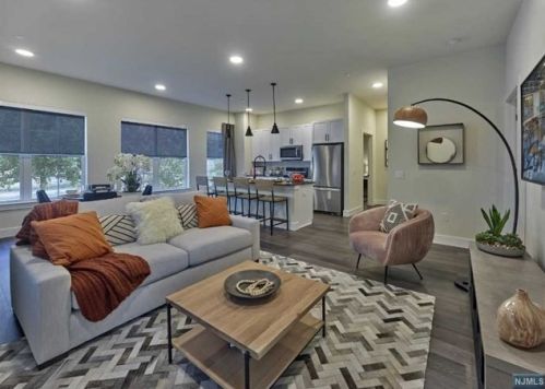 70 Passaic Ave, Kearny NJ  07032-1104 exterior