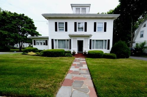 26 Gardner St, Peabody, MA 01960-1883