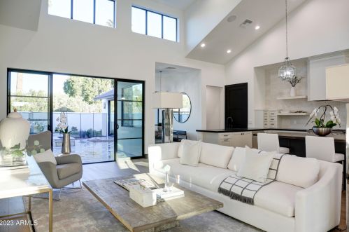 3417 44th Pl, Phoenix AZ 85050-6934 exterior