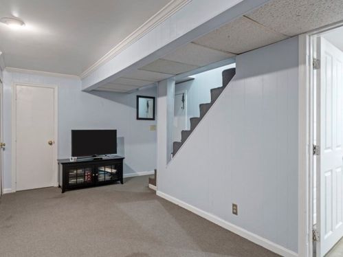 267 Chavenson St, Fall River MA 02723-2701 exterior