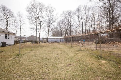 95 Copley Dr, Taunton MA 02780 exterior