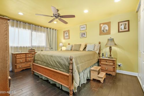 4210 Country Gables Dr, Phoenix AZ 85053-4528 exterior