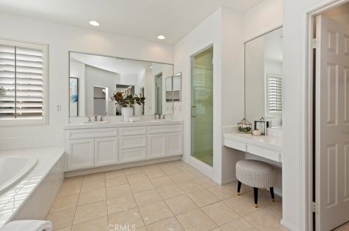 10 Hallwood, Irvine CA 92602-0944 exterior