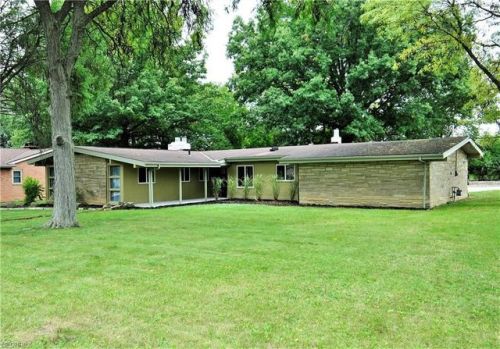 10665 King Coe Ln, Cleveland, OH 44149-1428