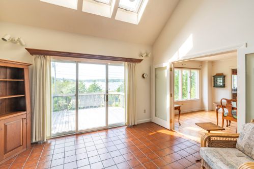 48 Strong Is Rd, Chatham MA 02633-1435 exterior