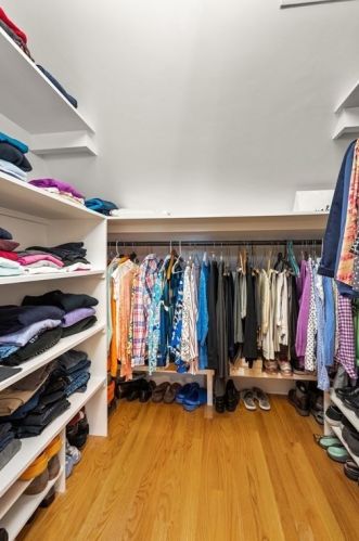 120 Pleasant St, Newton MA 02459-1810 exterior