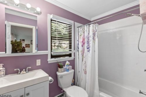 240 Skyline Lake Dr, Skyline Lakes NJ  07456-1959 exterior