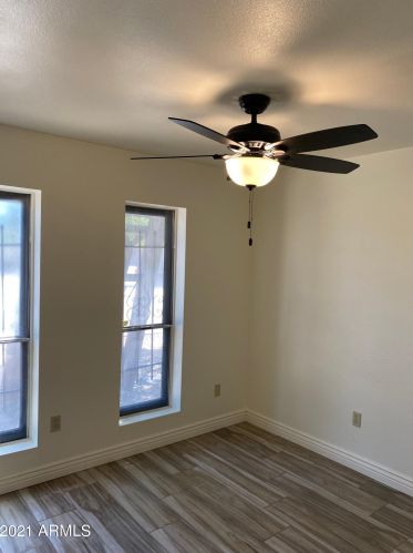 3830 Crittenden Ln, Phoenix AZ  85019-4012 exterior