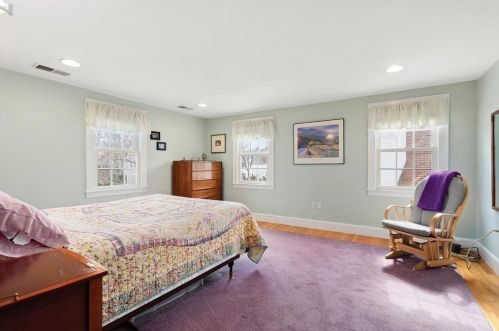 111 Upland Ave, Newton MA 02461-2112 exterior