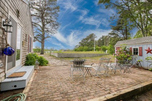 280 Great Pond Rd, Eastham MA  02642-2402 exterior