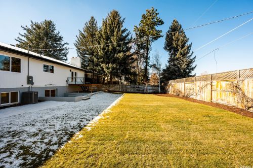 2447 Robidoux Rd, Sandy UT 84093-1129 exterior