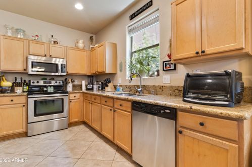 1713 Cielo Grande Ave, Phoenix AZ 85024-7555 exterior