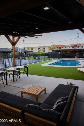 2635 Clarendon Ave, Phoenix AZ 85018-5958 exterior