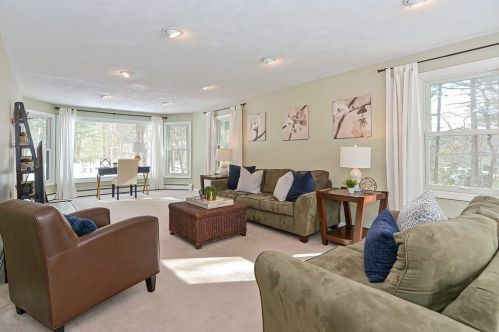 11 Robin Rd, Norfolk MA 02056-1731 exterior