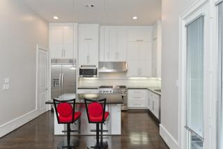 1404 Lake Pointe Pkwy, Sugar Land TX  77478-3998 exterior