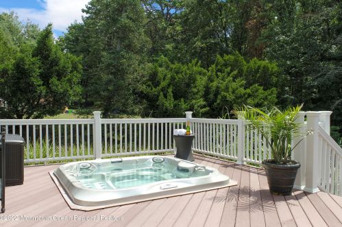 32 Lambert Johnson Dr, Tinton Falls NJ 07712-3753 exterior