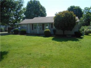 1039 Edgewood Dr, Gallatin, TN 37066-4019