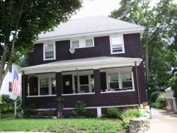 52 Linden St, Newton, MA 02464-1432