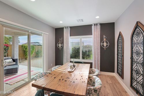 1665 Blaylock Dr, Phoenix AZ 85085-6324 exterior