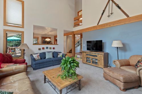 5063 Mdw Dr, Park City UT 84060-6813 exterior