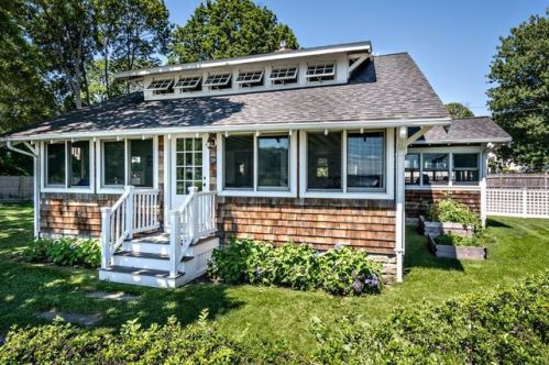 126 Downer Ave, Hingham, MA 02043-1127