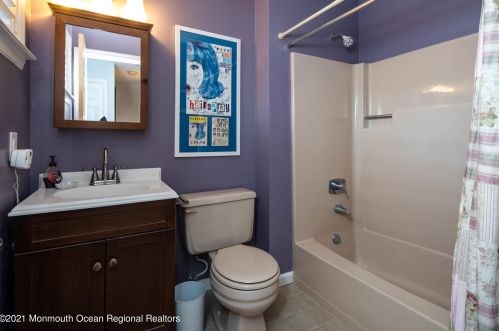 118 Tower Hl Dr, Tinton Falls NJ 07701-2400 exterior