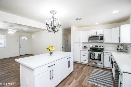 601 Euclid Ave, Phoenix AZ  85042-7622 exterior