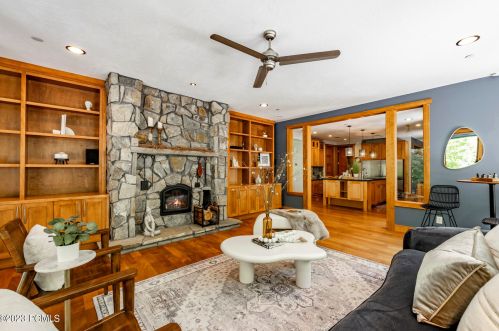 2505 Bear Holw Dr, Park City UT 84098-8524 exterior