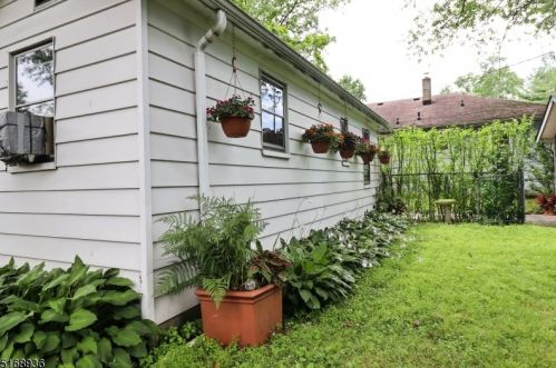 28 Midvale Ave, Lake Hiawatha NJ  07034-1011 exterior