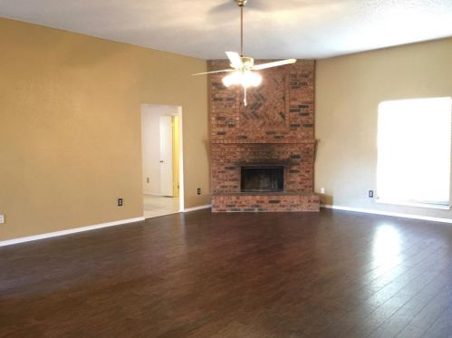 5205 Wood Creek Ln, Garland TX  75044-4940 exterior