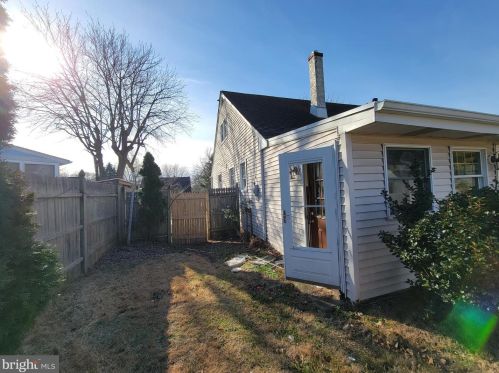 174 Devon Dr, West Deptford NJ  08096-5046 exterior