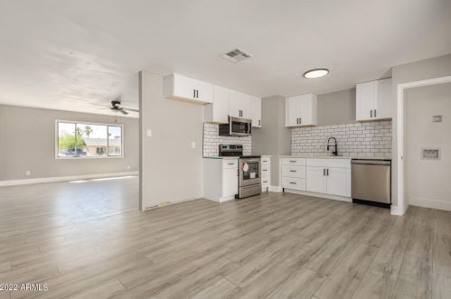 5227 47 St, Phoenix AZ 85040-4159 exterior