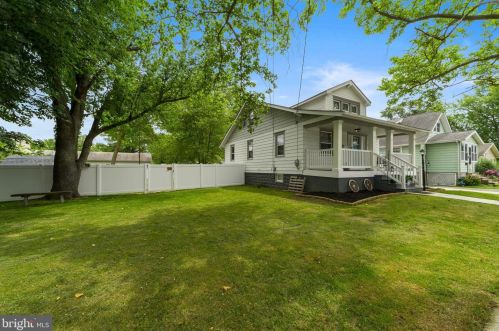 308 Colonial Ave, West Deptford NJ  08096-1010 exterior