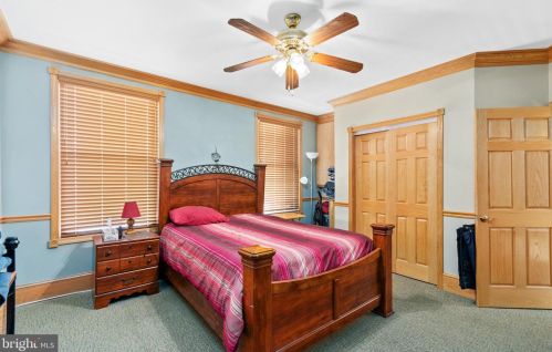 48 Newton Ave, West Deptford NJ 08096-4610 exterior