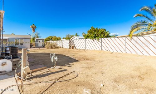 424 Charleston Ave, Phoenix AZ  85022-1529 exterior