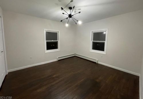 46 Edgewood Rd, Skyline Lakes NJ 07456-1911 exterior