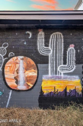 1413 Edgemont Ave, Phoenix AZ 85035-1809 exterior