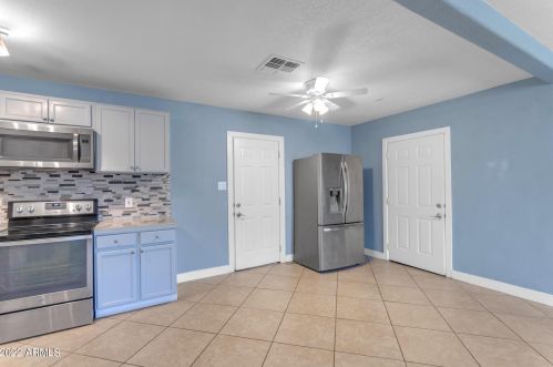 2845 Bethany Home Rd, Phoenix AZ 85015-1940 exterior