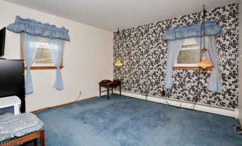 17 Russell Rd, Skyline Lakes NJ 07456-2230 exterior